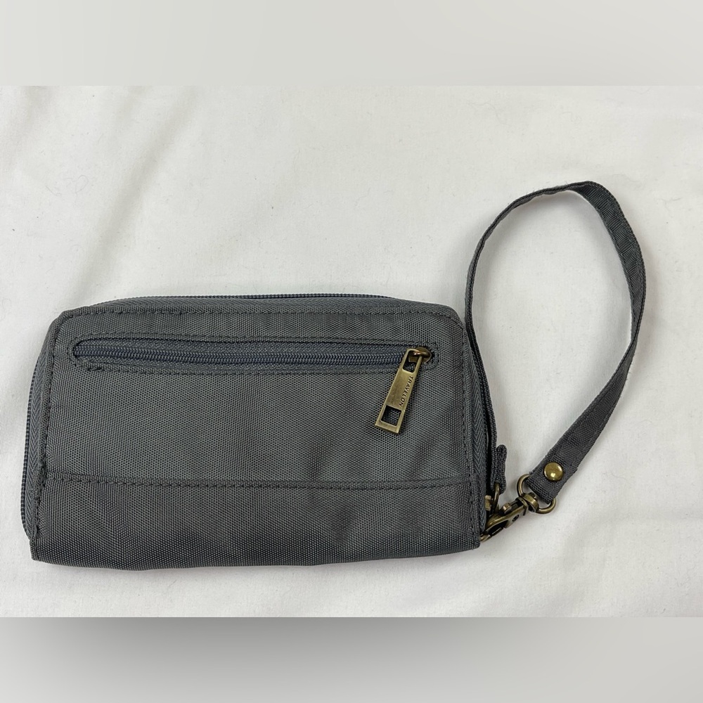 Travelon zippered wristlet Great Condition